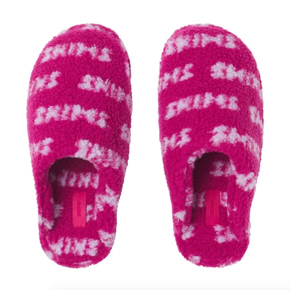 SKIMS Fuchsia Logo Teddy Sherpa Slippers Pink - Picture 1 of 5